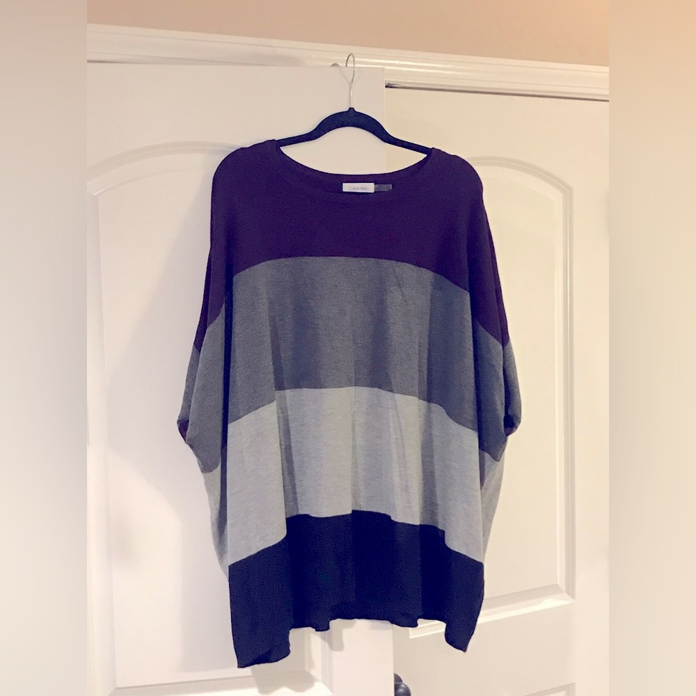 Calvin Klein Sweater oversize. Gray, wine, black looks great with everything!